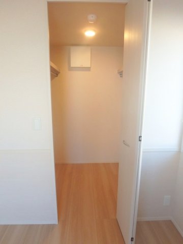 収納　洋室6帖ウォークインクローゼット