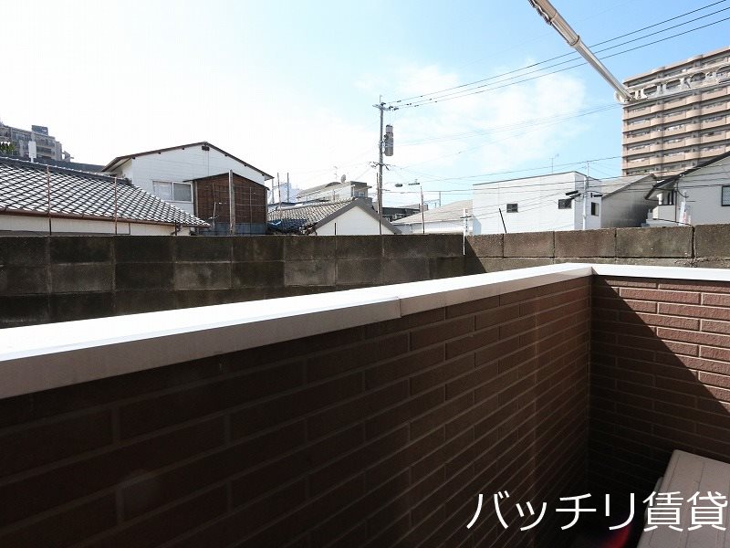 バルコニー　別号室タイプの為、現状を優先いたします