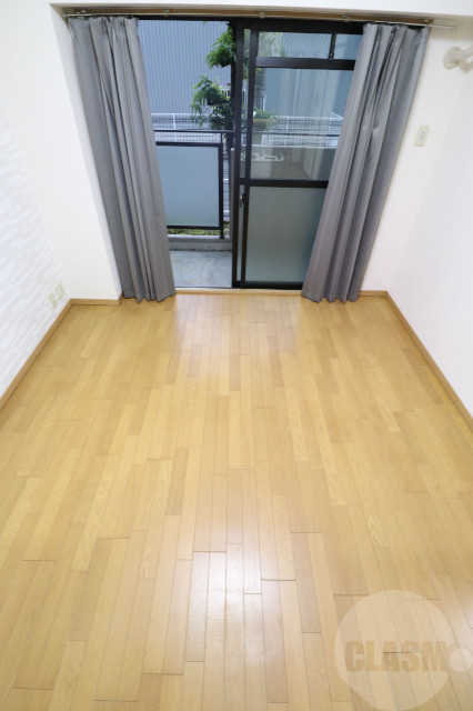 居室・リビング　広々としたリビングルーム