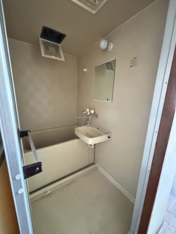 バス・シャワールーム　別号室の写真です。