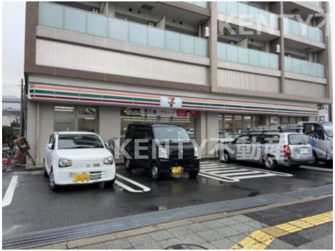 コンビニ　セブンイレブン 大田区東六郷2丁目店（コンビニ）まで369m