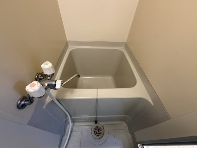 バス・シャワールーム　ゆったり過ごせるお風呂です