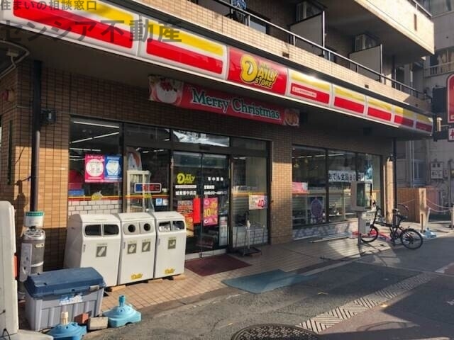 コンビニ　ニューヤマザキデイリーストア城東東中浜店（コンビニ）まで380m