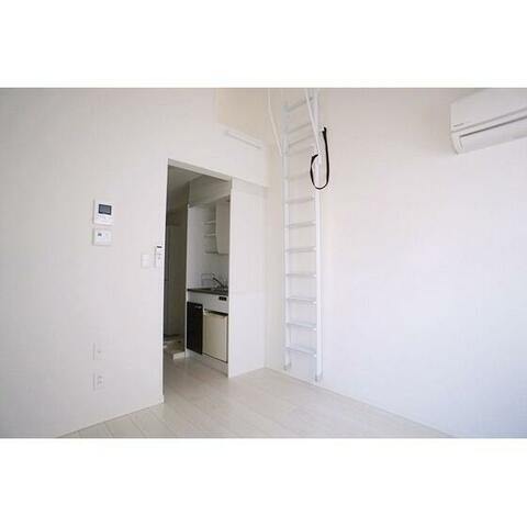 その他部屋・スペース　白基調の洋室♪