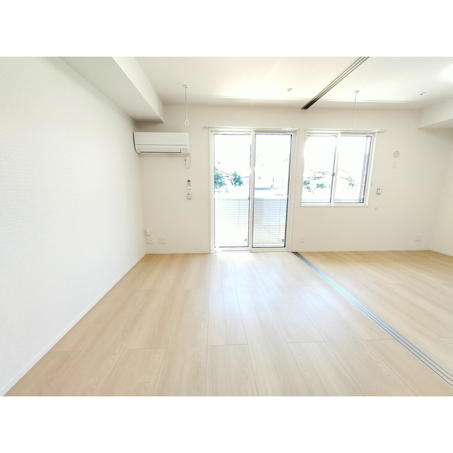 居室・リビング　※同間取のイメージ写真です。