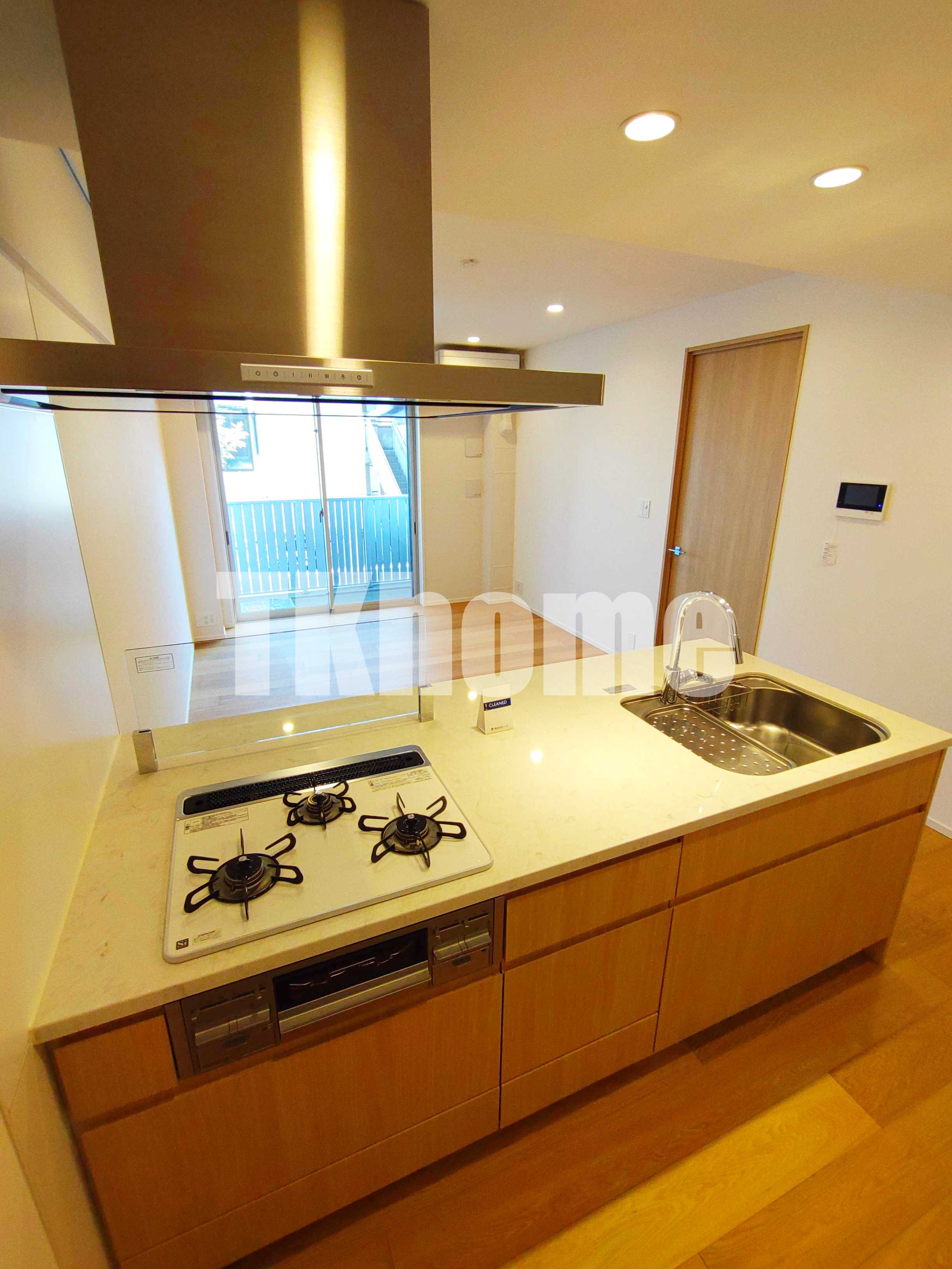 キッチン　3ツ口コンロ(同マンション・別室参考写真)