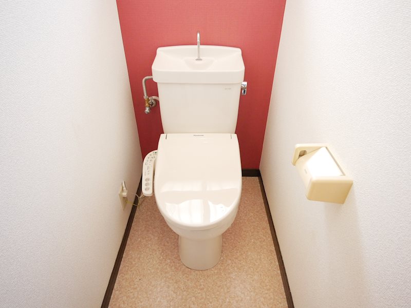 トイレ　ウォシュレット付き