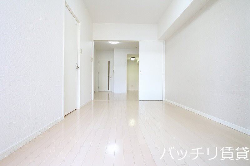 居室・リビング　別号室タイプの為、現状を優先致します。