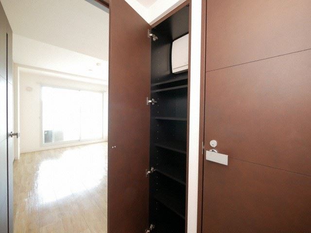 収納　シューズボックス