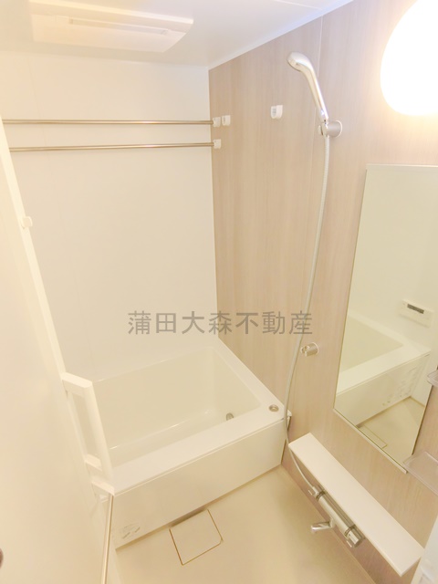 バス・シャワールーム　追焚と浴室暖房乾燥機付きのバスルーム　お風呂