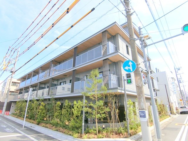 建物外観　2025年10月築　RC鉄筋コンクリート造地上5階建て総戸数