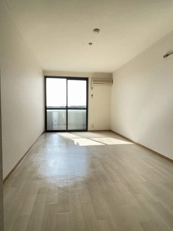 居室・リビング　同間取り・別号室