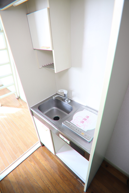 キッチン　ＩＨコンロが１口ついてる機能的なキッチン