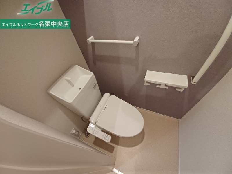 トイレ　同型別室のお写真です