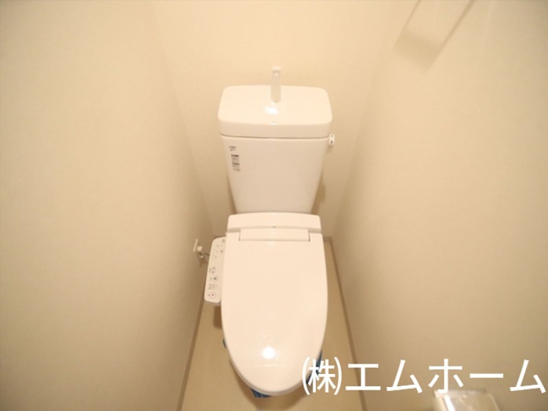 トイレ　温水洗浄暖房便座付トイレ