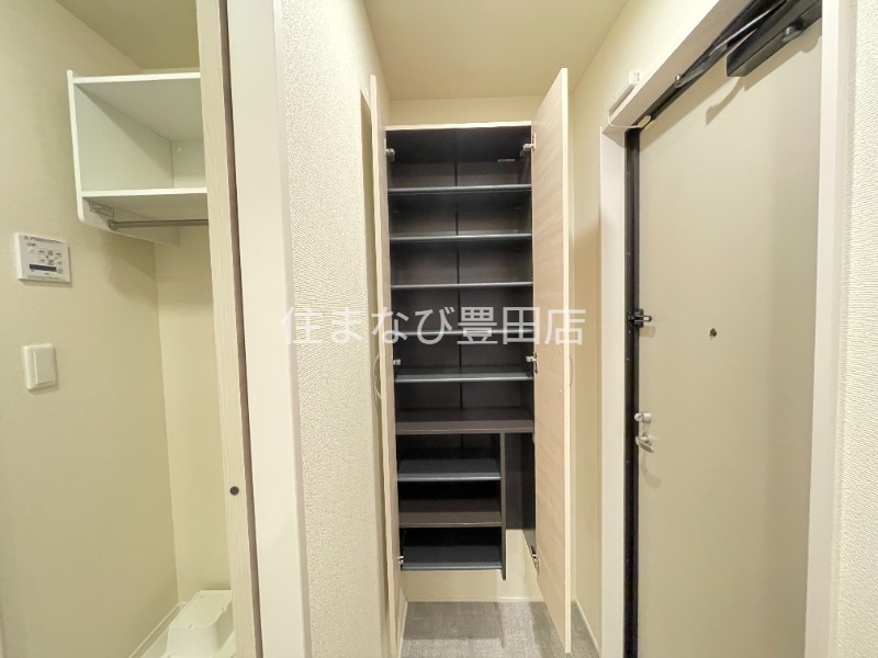 収納　別部屋反転写真