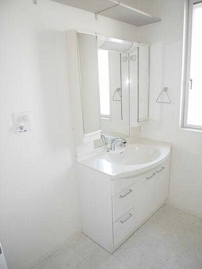 洗面設備　【WIC付きでたっぷり収納♪】