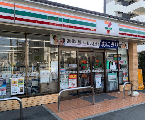 コンビニ　セブンイレブン 板橋坂下3丁目店（コンビニ）まで579m