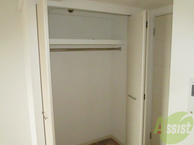 収納　大型収納はお洋服が確認しやすく出し入れしやすくていいですね。