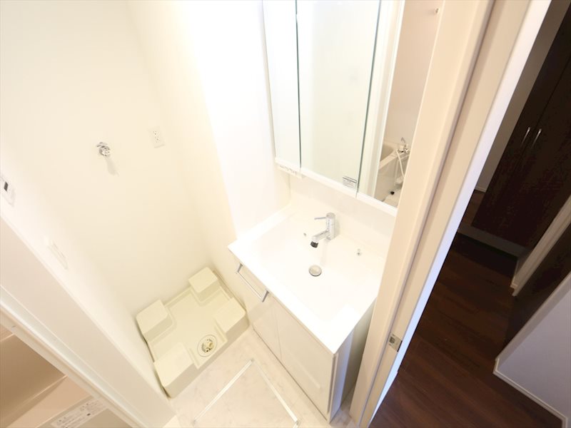 洗面設備　脱衣所　独立洗面台（シャンプードレッサー付）