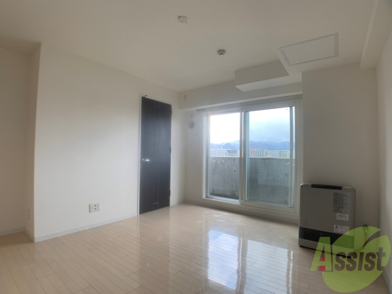 居室・リビング　明るいお部屋は気持ちよく過ごせそうですね。