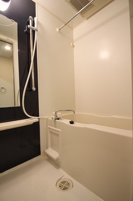 バス・シャワールーム　同物件別号室のものです。