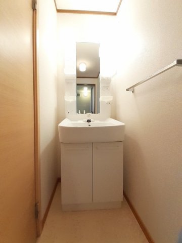 洗面設備　使いやすい洗面所です