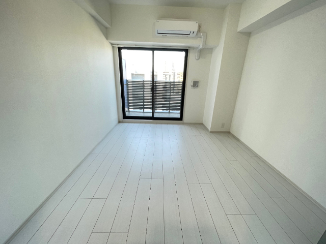 居室・リビング　※別号室のお写真です