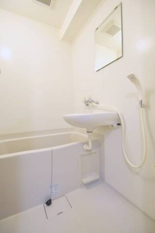 バス・シャワールーム　お問合せはシティホーム海田センター　082-821-2227