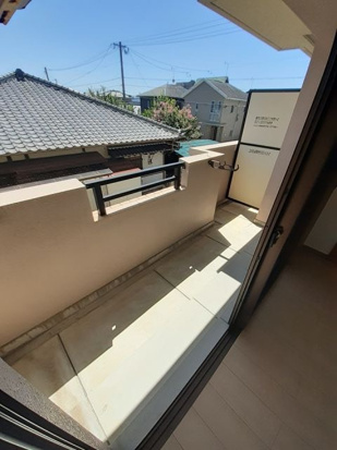 バルコニー　バルコニーからの眺めを楽しみながら食事をしませんか