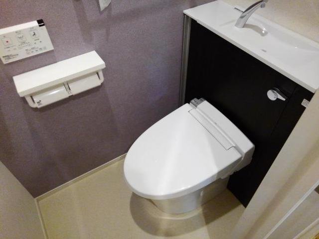 トイレ　コンパクトで使いやすいトイレです