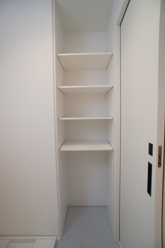 収納　洗面所の収納棚になります