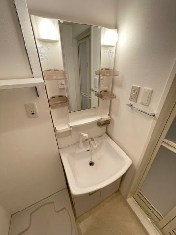 洗面設備　使いやすい洗面所です