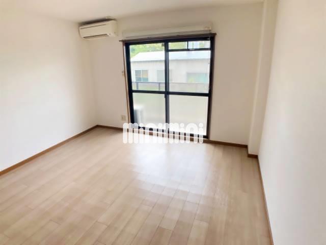 居室・リビング　カウンターキッチン付き１１．３帖の洋室