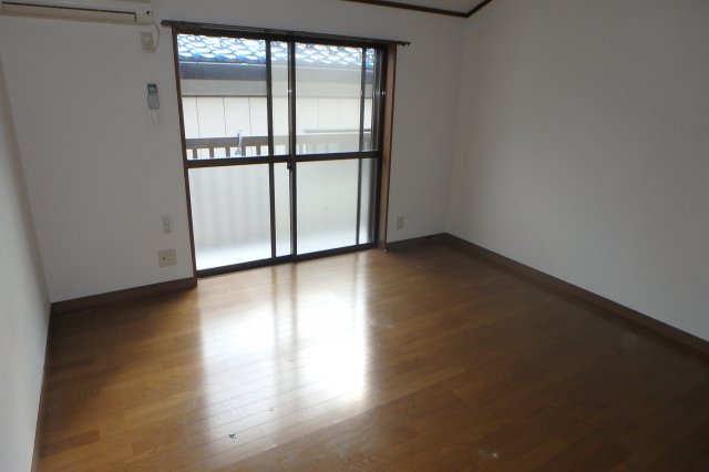 居室・リビング　反転タイプのお部屋の参考写真です。