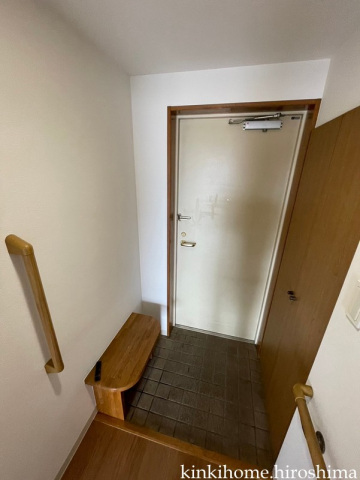 玄関　写真は別のお部屋です。※現況を優先