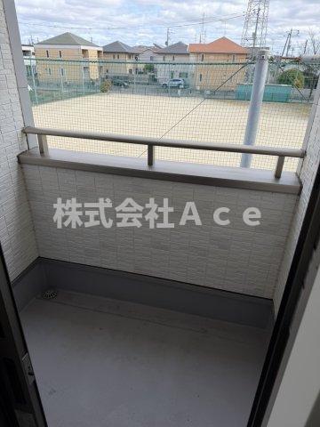 バルコニー　開放的で明るい空間を演出してくれるバルコニーです