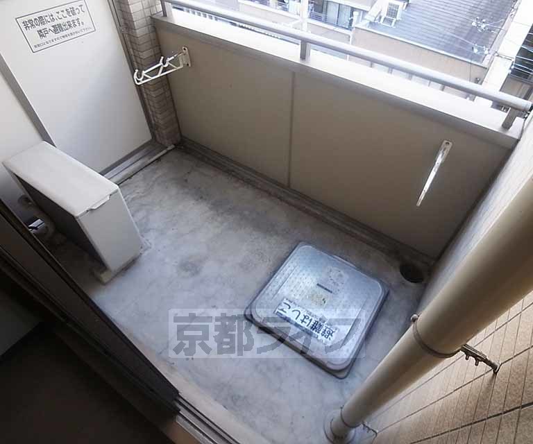 バルコニー　日当たりの良いバルコニーです。