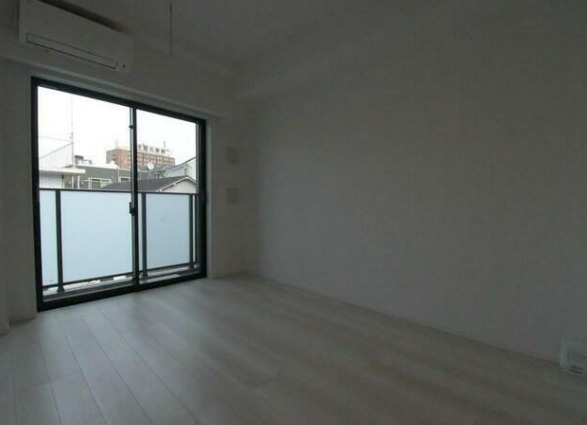 居室・リビング　※別部屋の参考写真です。