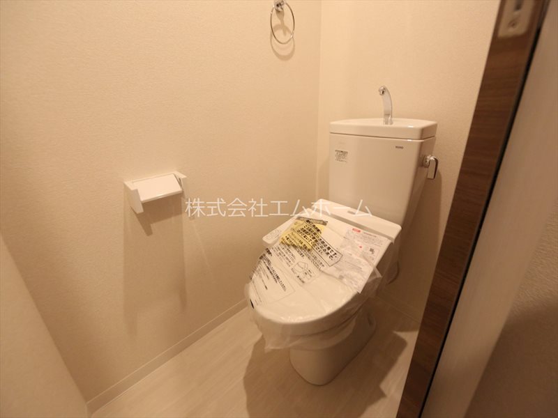 トイレ　温水洗浄暖房便座付トイレ