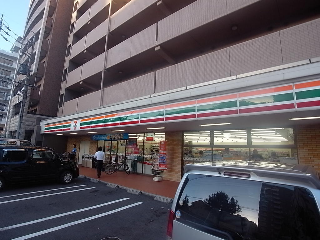 コンビニ　セブンイレブン名古屋大須4丁目店 (コンビニ)（コンビニ）まで240m