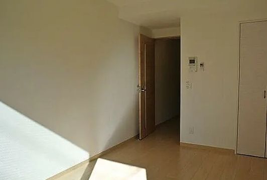 居室・リビング　☆明るい洋室☆