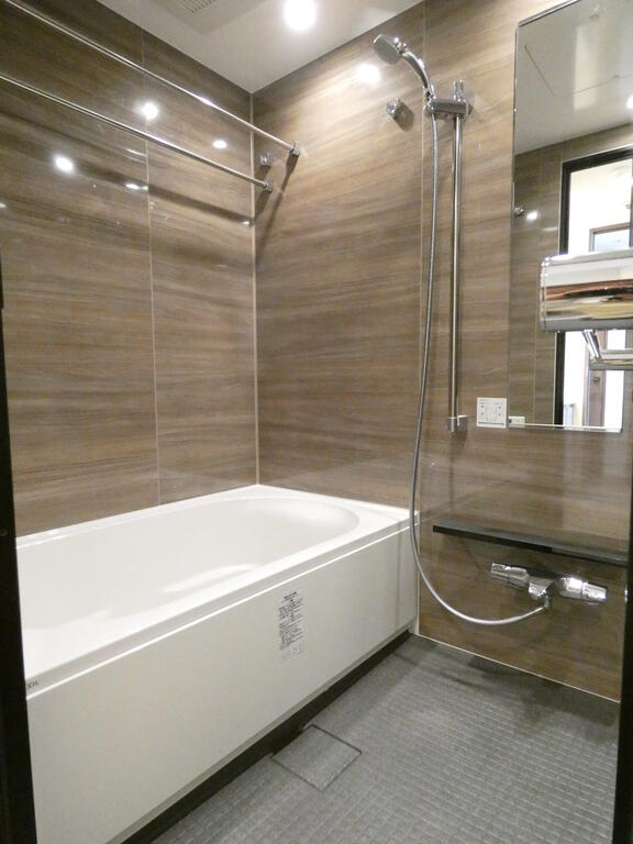 バス・シャワールーム　バス※別部屋参考写真