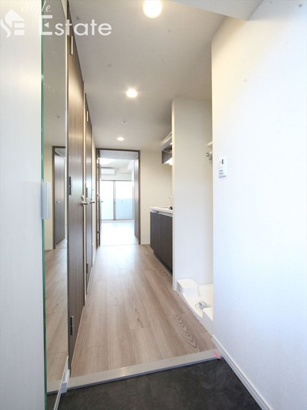 玄関　同仕様内装