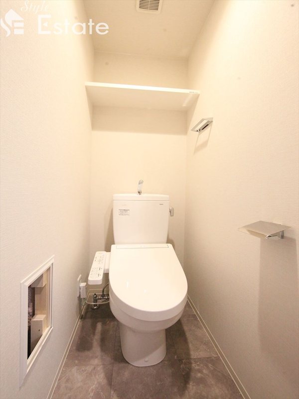 トイレ　同仕様内装