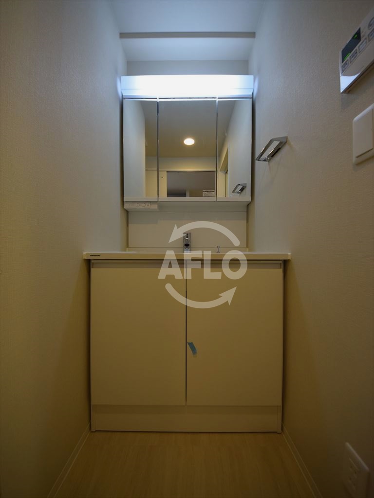 洗面設備　アーバネックス北堀江II　独立洗面化粧台