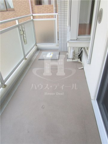 バルコニー　お洗濯にも便利なバルコニー付き