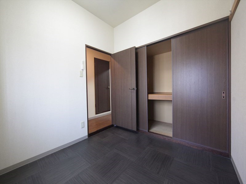 その他部屋・スペース　洋室5.5帖　クローゼット付（収納充実してます）