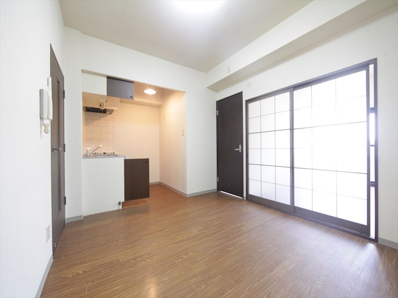 居室・リビング　ＬＤＫ8.8帖　洋室6帖　つなげても仕切っても使えます