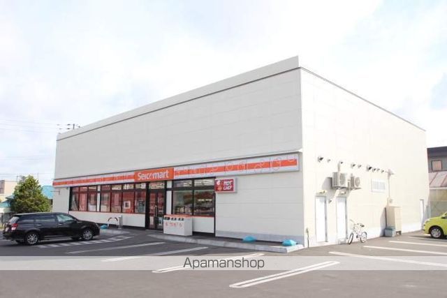 コンビニ　セイコーマート（コンビニ）まで698m